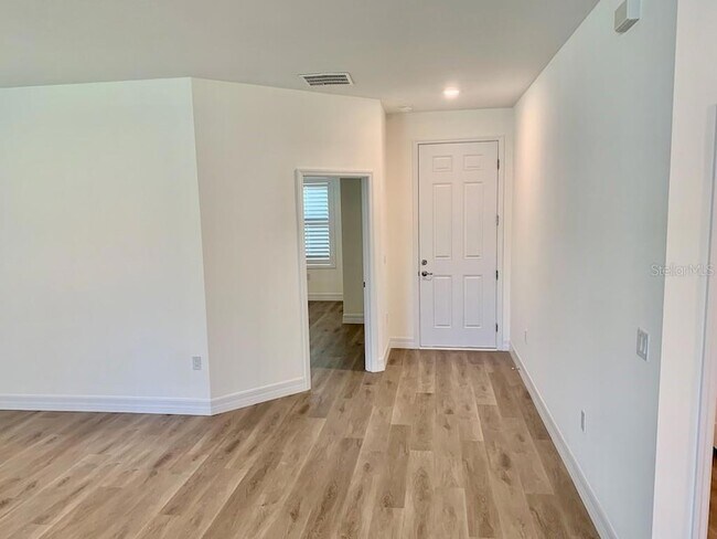 Building Photo - 21475 Seaton Ave