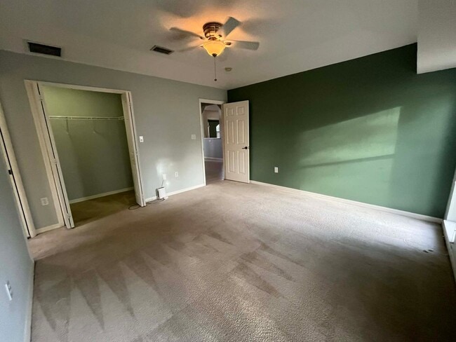 Building Photo - 25381 Deep Creek Blvd