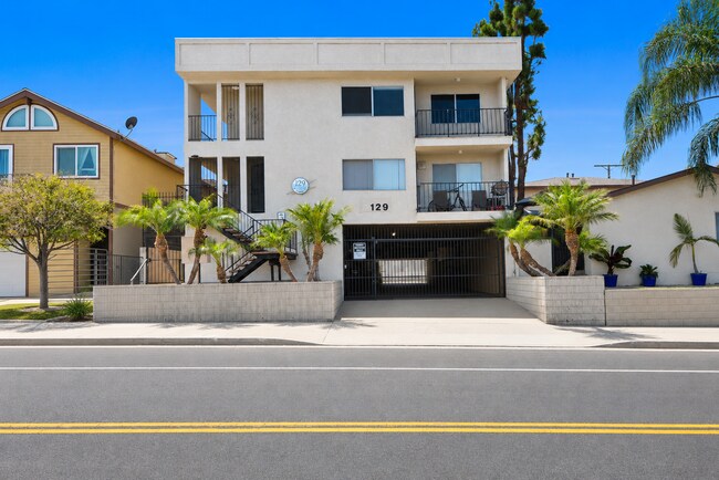 Building Photo - 129 N Cabrillo Ave