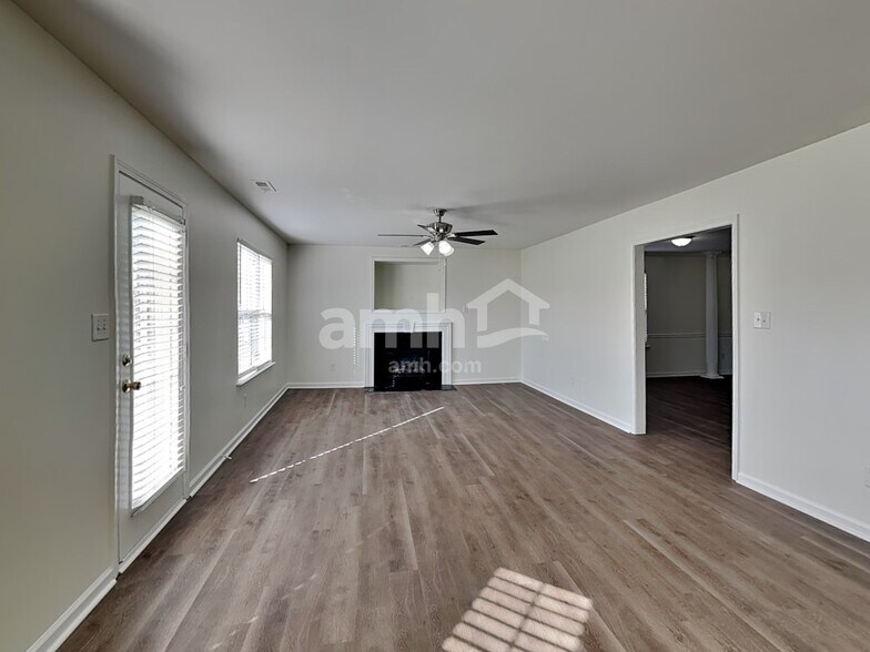 Building Photo - 244 Royalton Rd