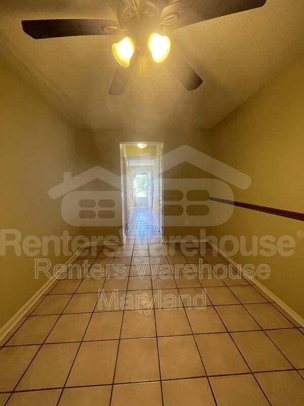 Building Photo - 931 Topview Dr