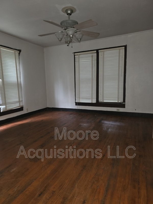 Building Photo - 415 W Rainey St