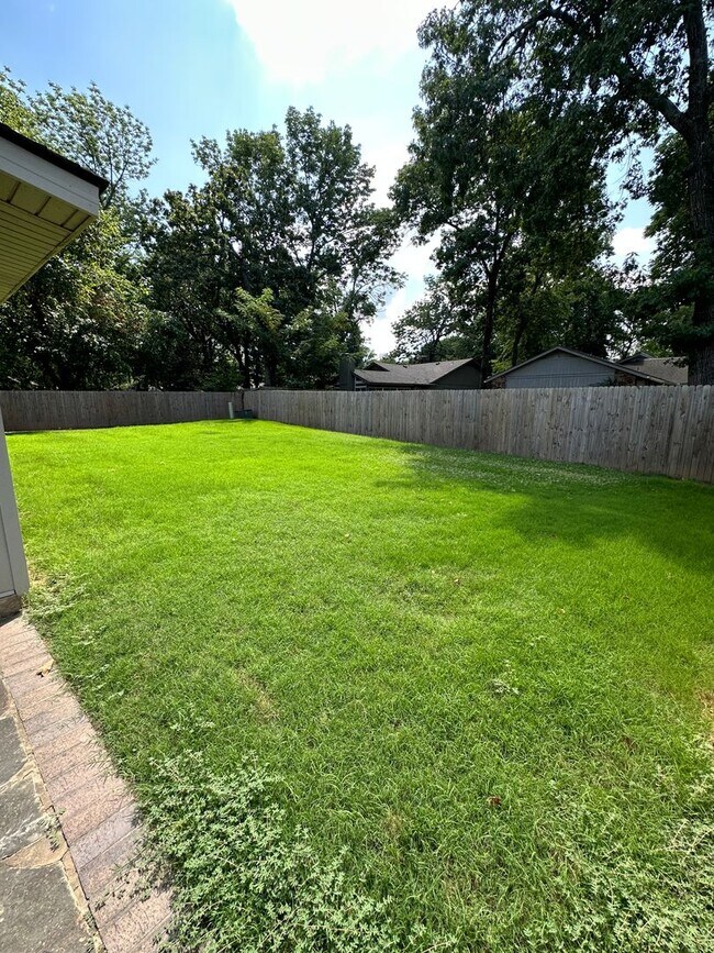 Building Photo - 3318 Erin Oaks Ct