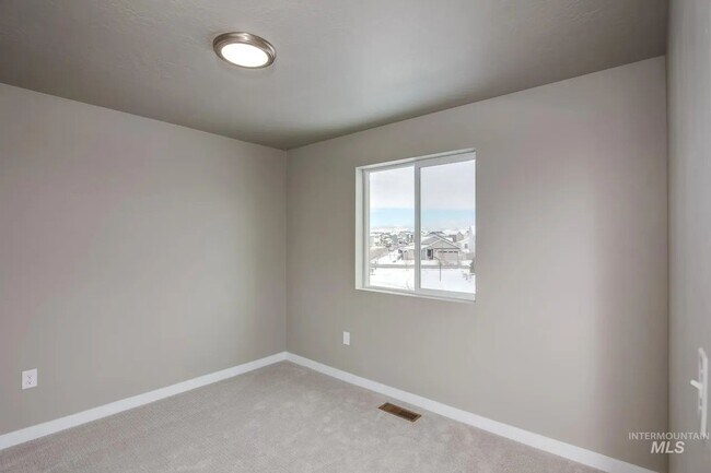 Building Photo - 336 S Calf Crk Ave