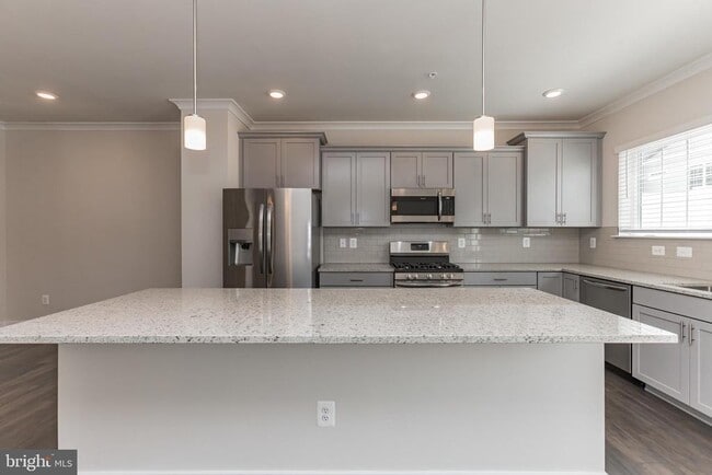 Building Photo - 8039 Blue Stream Dr