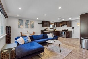 Building Photo - 940 Quitman St