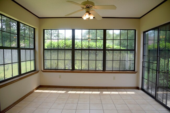 Building Photo - 3 Bedroom in Bluewater Bay!