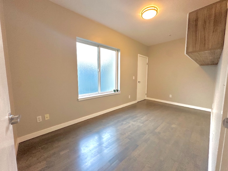 Building Photo - 4343 3rd St