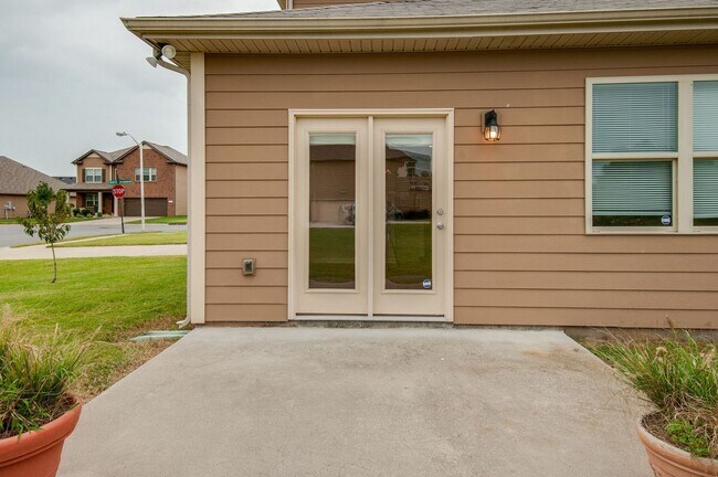Building Photo - Gorgeous 4BR/2.5BA+Bonus executive home for lease in M'boro now! Triple Rockvale schools!