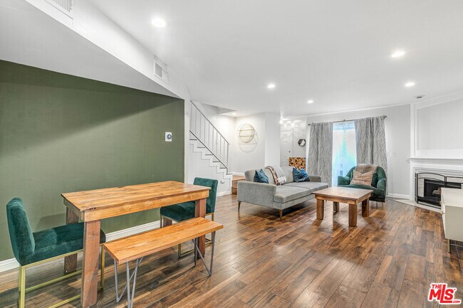 Building Photo - 4230 Whitsett Ave