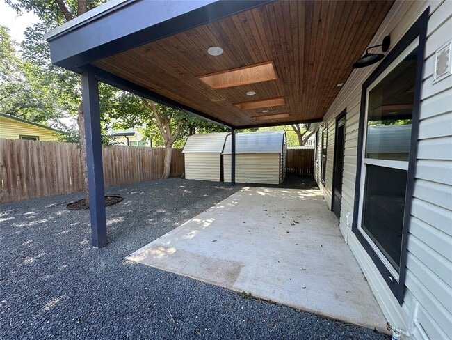 Building Photo - 908 Plateau Cir