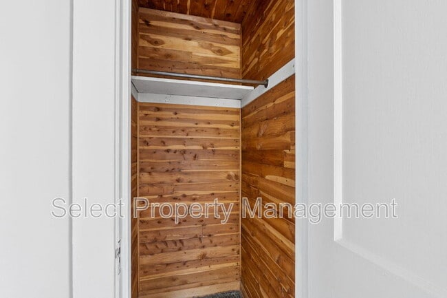 Building Photo - 1202 N Anthony Blvd