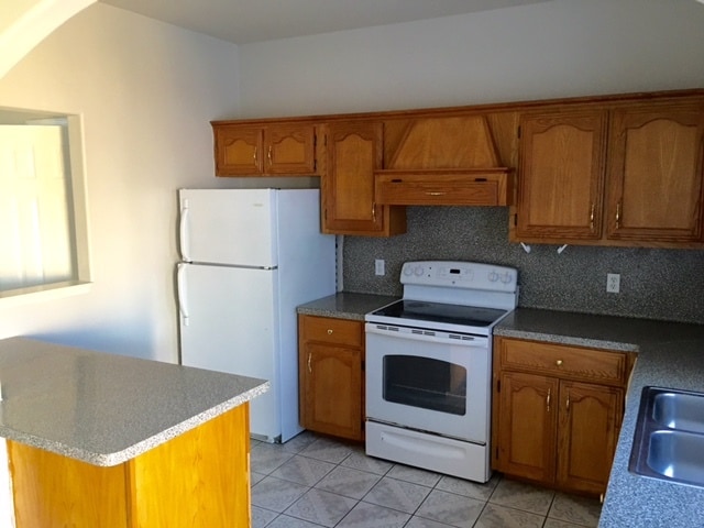 Building Photo - 2714 Melanie Dr
