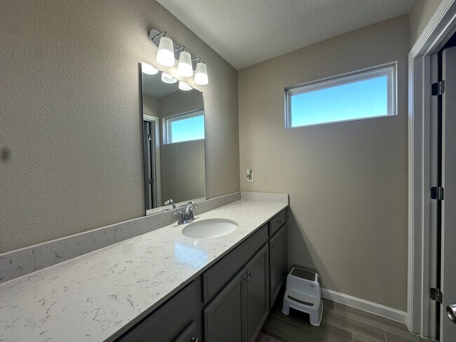 Building Photo - Spacious Home in Growing Area of St Johns County