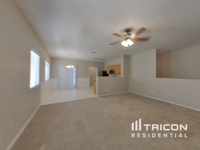 Building Photo - 962 E Cowboy Cove Trail