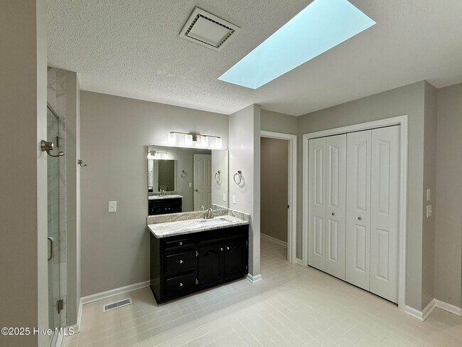Building Photo - 1475 Monticello Dr