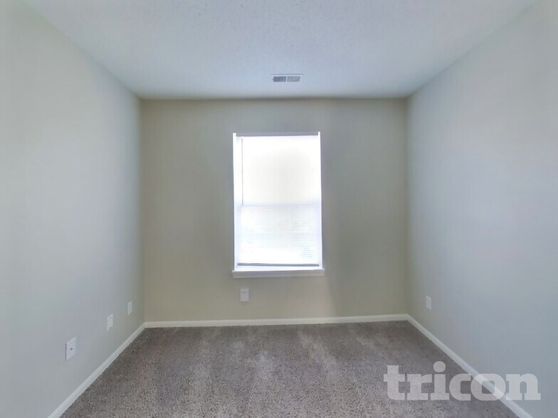 Building Photo - 1411 Blue Brook Way