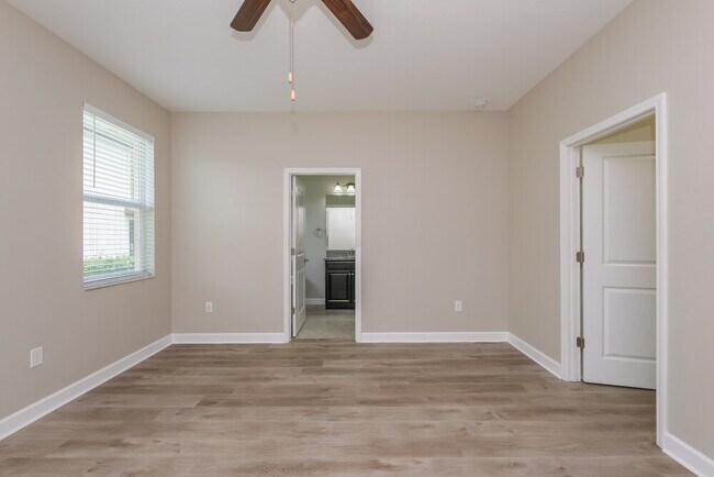 Building Photo - 14279 Blue Dasher Dr