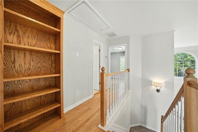 Building Photo - 3966 Kendall Cove