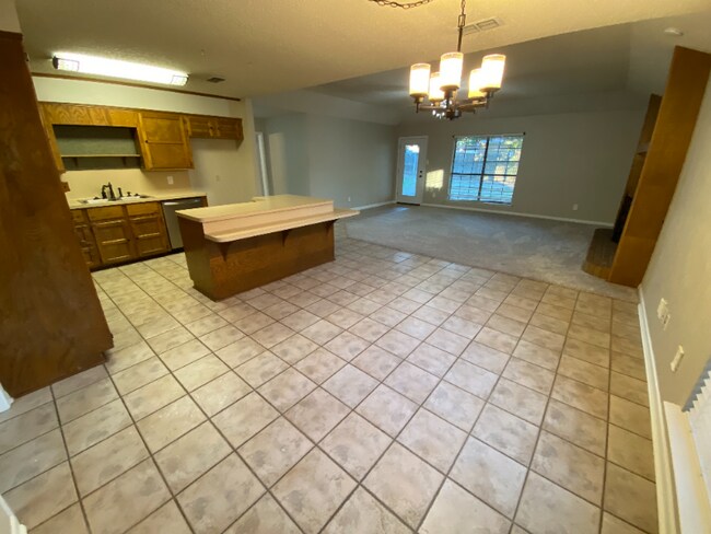 Building Photo - 3320 Lockhaven Dr
