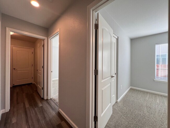 Building Photo - 4 Bedroom 2 Bathroom Fallon Home