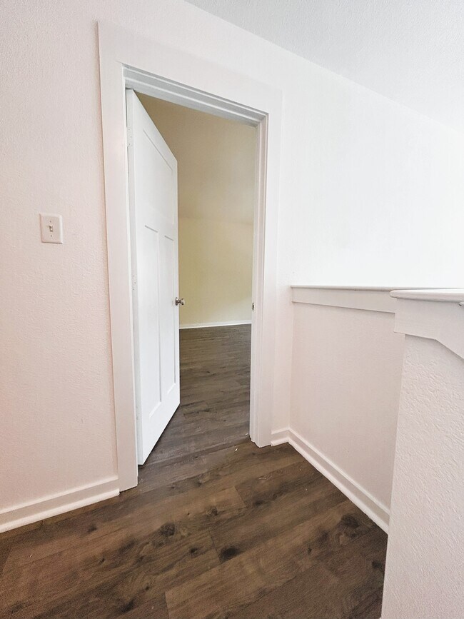 Building Photo - 248 Craftsman Cir