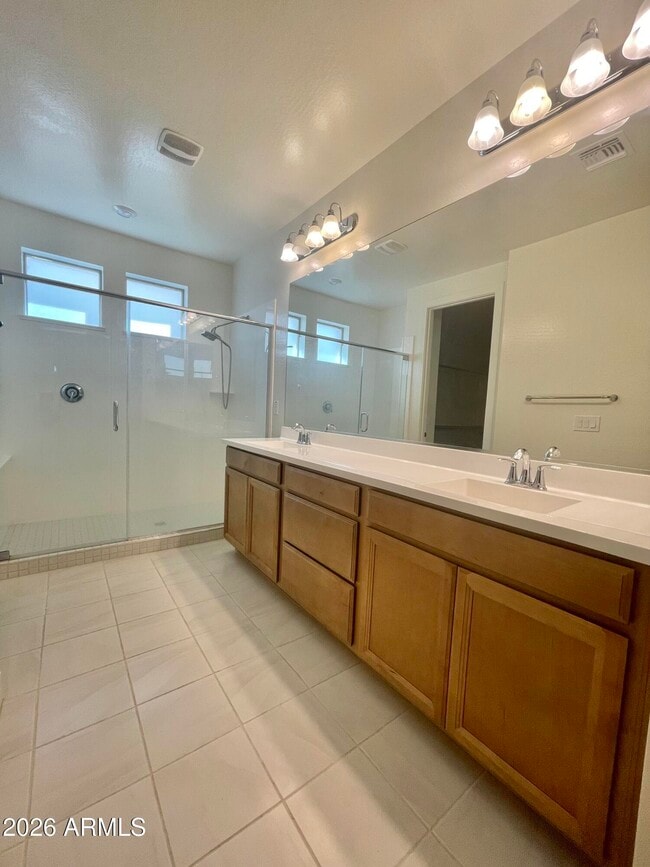 Building Photo - 20862 E Sparrow Dr