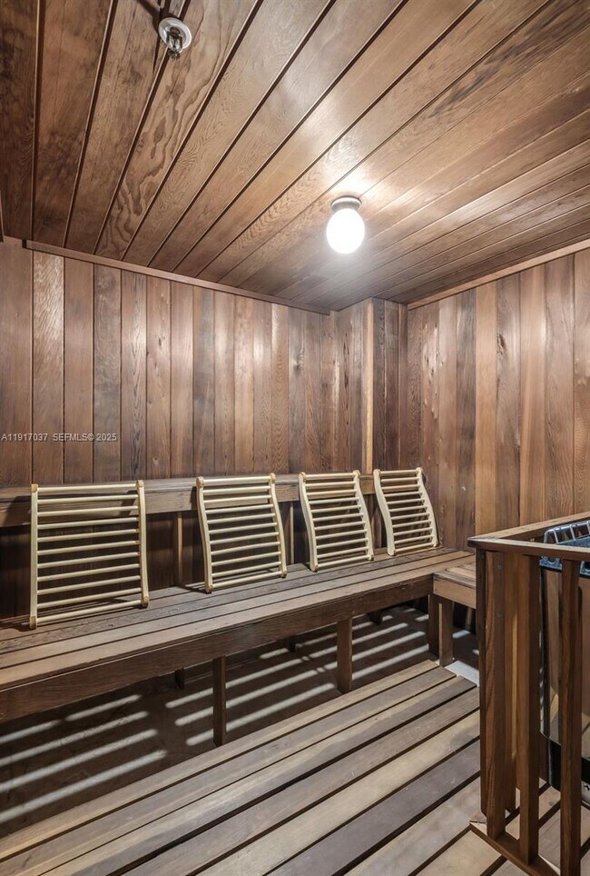 Building Photo - 575 Crandon Blvd