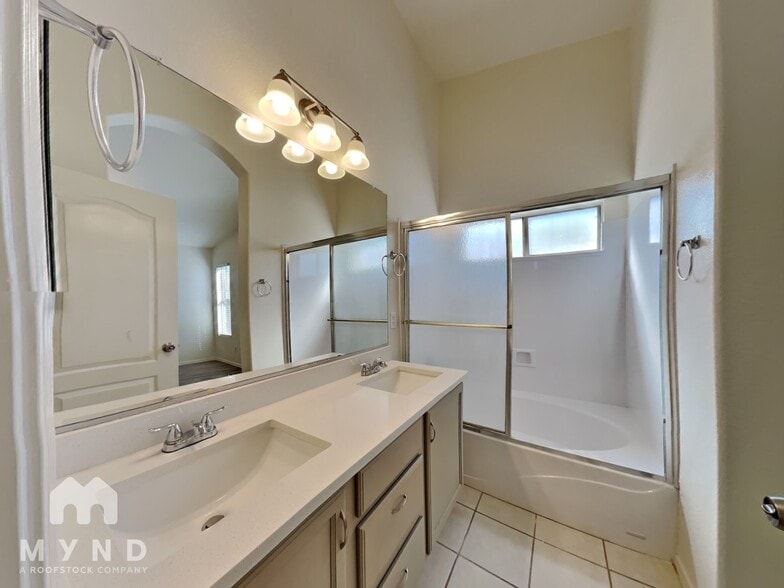 Building Photo - 17208 N Chance Dr