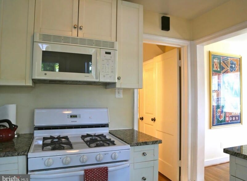 Building Photo - 6011 Ryland Dr
