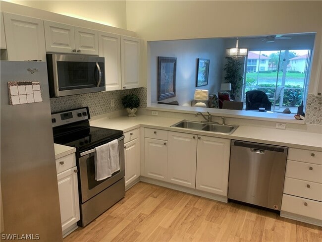 Building Photo - 230 Robin Hood Cir