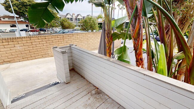 Building Photo - carlsbad