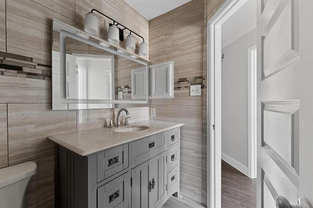 Building Photo - 5204 Sherburne Dr