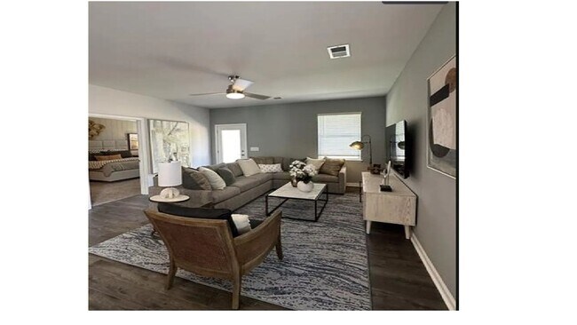 Building Photo - New 4/2.5 Townhome Near Lake Conestee and ...