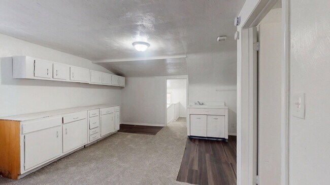 Building Photo - 3863 E 154th St