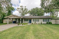 Building Photo - 2031 Temple Dr