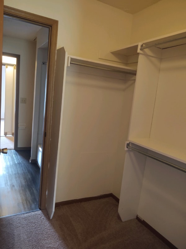 Building Photo - 1250 Lane on the Lake