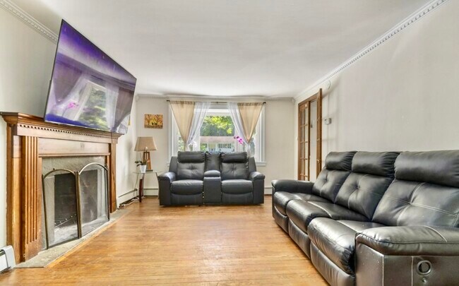 Building Photo - 16 Christina Ct