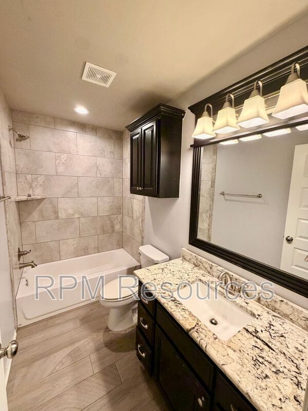 Building Photo - 3809 Brougham Way