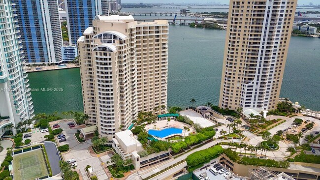 Building Photo - 888 Brickell Key Dr