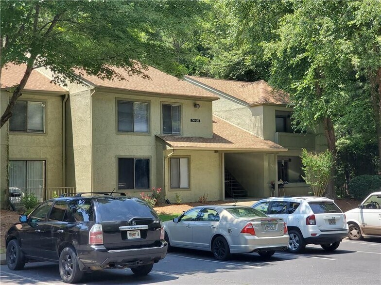 Building Photo - 245 Seasons Pkwy