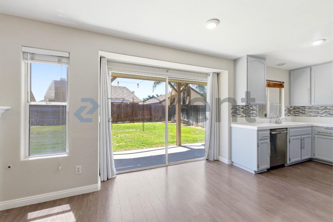Building Photo - 27165 Hemingway Ct