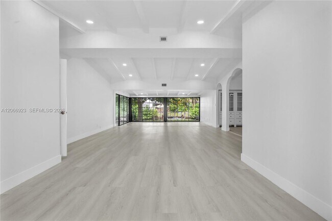 Building Photo - 2555 Nassau Ln