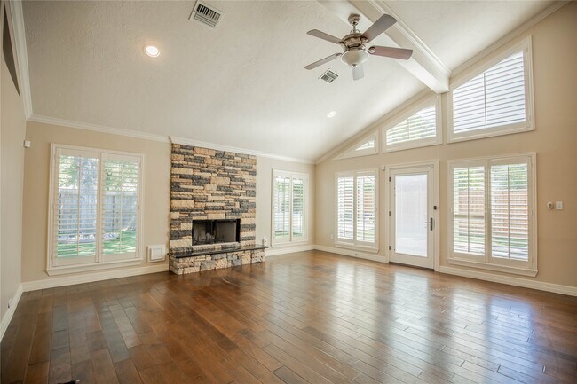 Building Photo - 1627 Fall Valley Dr