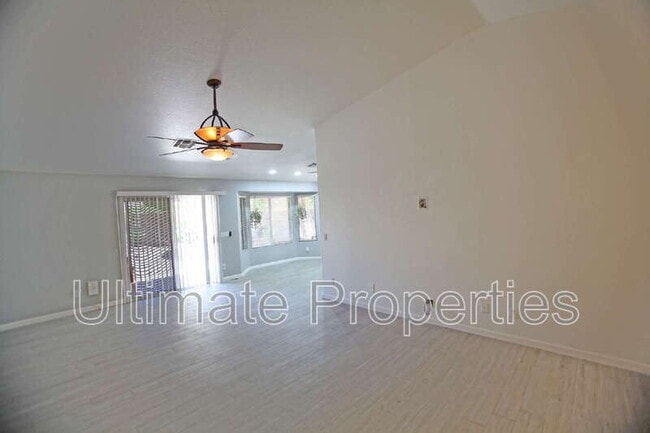 Building Photo - 20622 N 102nd Ln