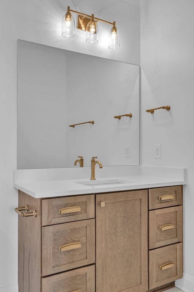 Building Photo - Luxury living in this brand new home - Franklin, TN