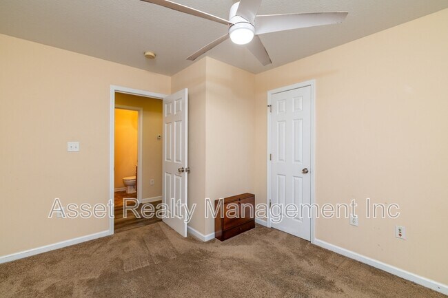 Building Photo - 801 Colonial Estates Way