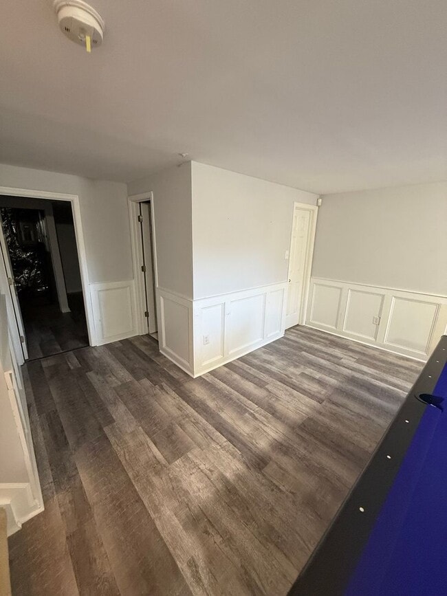 Building Photo - Spacious Townhome in desirable Bel Air Nei...