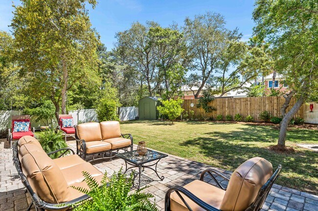Building Photo - 220 Seabreeze Cir