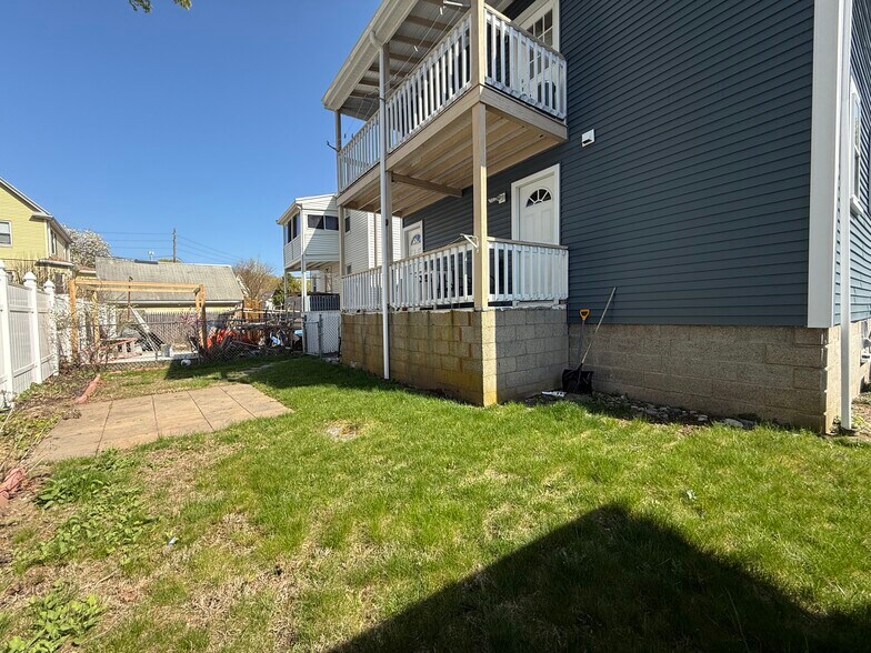 Building Photo - 12 Gilbert Ct